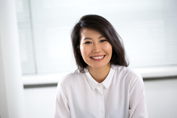 Fototapeta na wymiar Portrait of beautiful asian business woman.