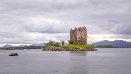 Fototapeta na wymiar Castle Stalker (Caisteal an Stalcaire) in Port Appin in Scotland