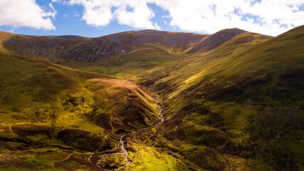 Fototapeta premium View from the top of Devil's Elbow Viewpoint at the Old Military Rd in Scotland