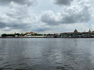 Fototapeta premium Bangkok River Views on an overcast day