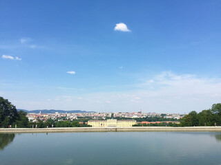 Fototapeta premium view of the lake and the city