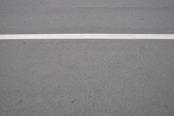 Fototapeta premium Begrenzung auf Asphalt