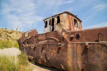 Aral sea boat