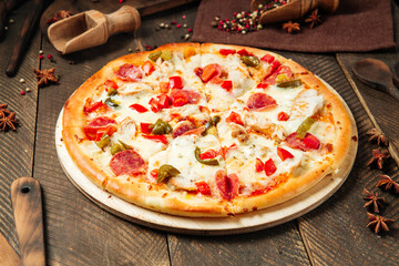 Spicy mexicano pizza with jalapenos 