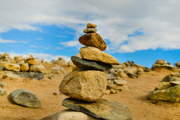 Colonna di sassi in equilibrio