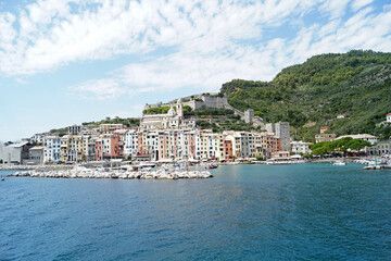 Fototapeta na wymiar vista panoramica della cittadina di portovenere, liguria, italia, golfo dei poeti