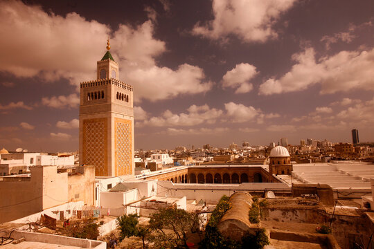 TUNISIA TUNIS CITY MEDINA EZ ZITOUNA MOSQUE