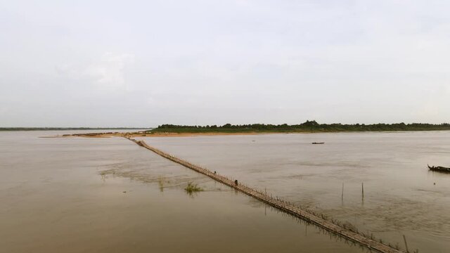 Floaded bamboo bridge over the Mekong in Kampong Cham city