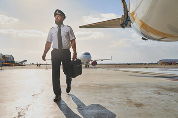 Experienced specialist ready for the working day in the sky