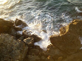 Fototapeta premium waves on the rocks