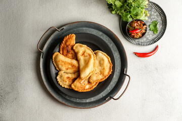 empanadas Tucumanas colombianas de atún con queso fritas