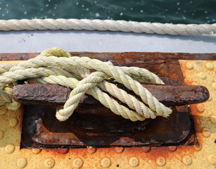 Fototapeta premium Docking rope on a cleat