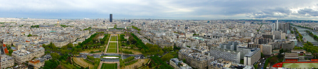 Fototapeta na wymiar view from the eiffel tower