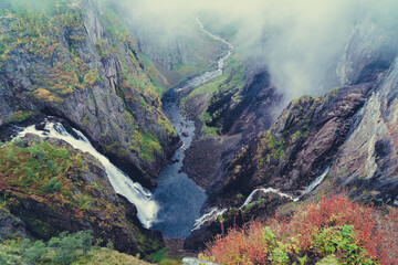 Jeden z najpopularniejszych norweskich wodospadów zwany Vøringfossen (Voringfossen)