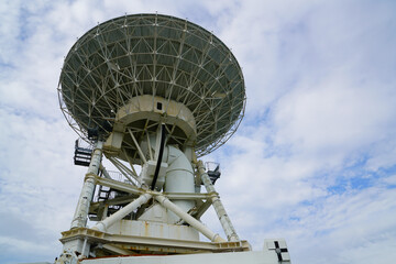 鹿児島県の内之浦宇宙空間観測所に在る衛星追跡用20mパラボラアンテナ、ロケット発射場に在るアンテナ