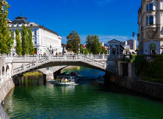 Fototapeta premium autumn in the river in the old city