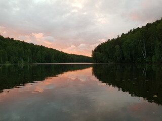 Obraz premium sunrise over the lake