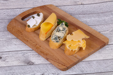 Bruschetta with various cheeses