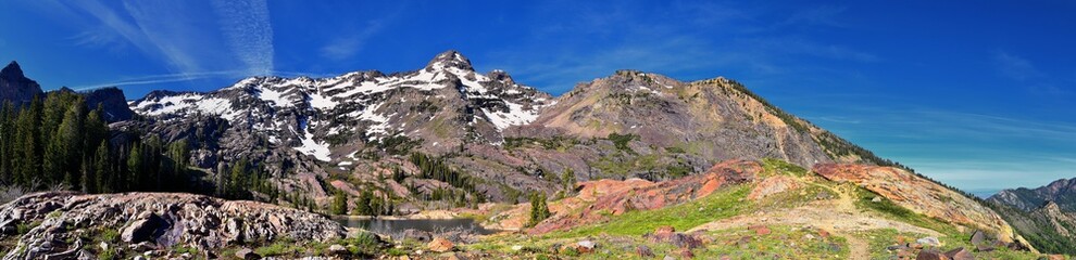 Fototapeta na wymiar Lake Blanche Hiking Trail panorama views. Wasatch Front Rocky Mountains, Twin Peaks Wilderness, Wasatch National Forest in Big Cottonwood Canyon in Salt Lake County Utah. United States.
