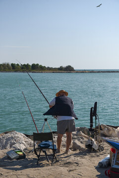 pescatore pescare mare hobby pensionato