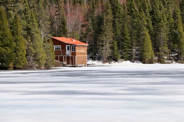 Lac gelé au Canada