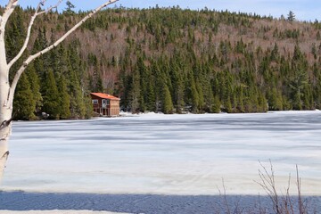 Lac gelé au Canada