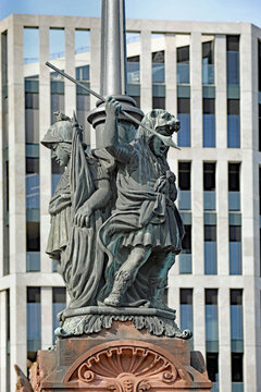 Statuen auf der Moltkebr&uuml;cke