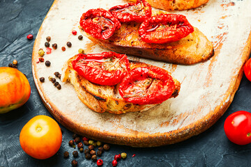 Bruschetta with sun dried tomatoes