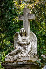 Engelsstatue auf dem Hauptfriedhof in Mainz
