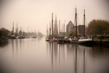 Fototapeta na wymiar Der Hafen von Greifswald im Herbst