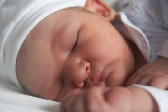 newborn baby photography in high quality