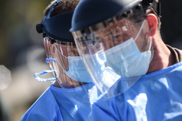 santé covid-19 coronavirus épidémie urgence masque ambulancier