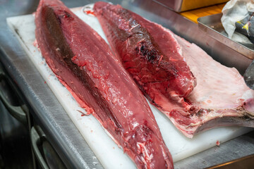 マグロ解体ショー