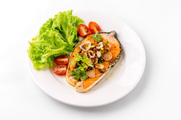 Spicy fried salmon salad
