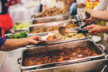 Receiving food for the poor from volunteers : Concepts of poverty