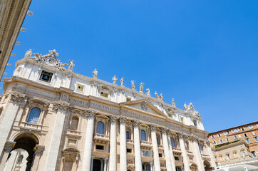 Fototapeta na wymiar Facade of Saint Peter in the Vatican