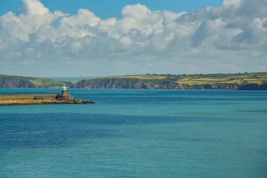 Coste del galles con faro
