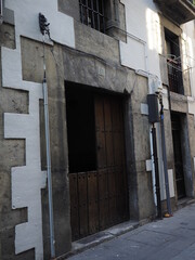 Fototapeta na wymiar view of an old wooden door in ORDUÑA