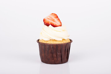 cupcake with strawberries and cream cheese cream