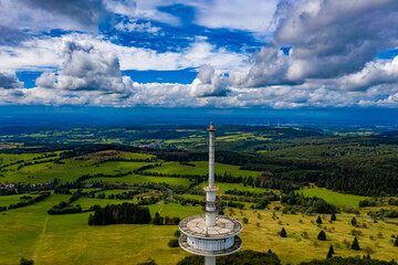 Fototapeta premium Hoherodskopf aus der Luft - Der Vogelsberg von oben