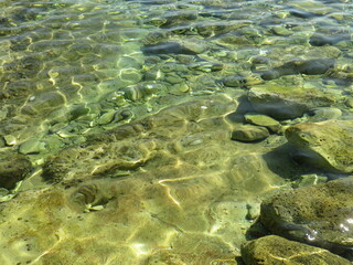 Felsen, Steine im Wasser, Istrien, Kroatien