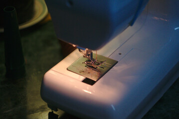 maquina de coser, cosiendo ropa