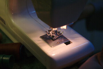 maquina de coser, cosiendo ropa