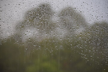gotas  en ventana lluvia