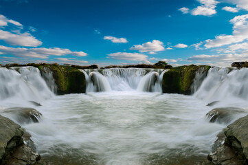 Fototapeta premium waterfall in the mountains