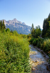 Fototapeta na wymiar Haldensee LAndschaftsidyll Tirol Tannheimer Tal Bergsee Spiegelung Fluss Alpenpanorama