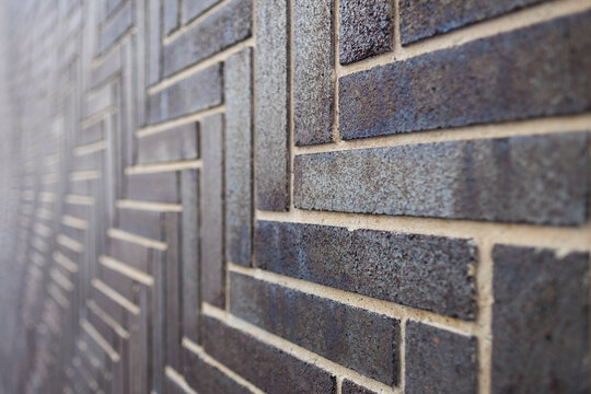 Long bricks patterned in wall