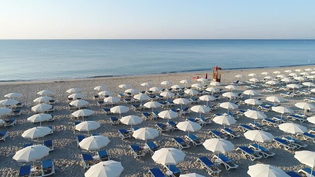 Estate, mare, spiaggia ombrelloni, stabilimento balneare. italia, costa, vacanza - Summer, sea, beach umbrellas, bathing establishment. Italy, coast, vacation. AERIAL SHOOTING WITH DRONE