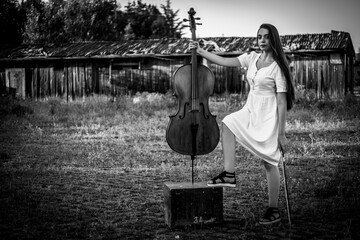 girl with violoncello © serdar