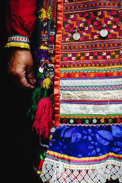 Mari people traditional clothes